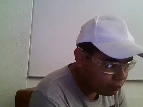 Snapshot of Zombiemuerto chatting on November 17, 2025, 8:47 pm Zombiemuerto online show from November 17, 2025, 8:47 pm