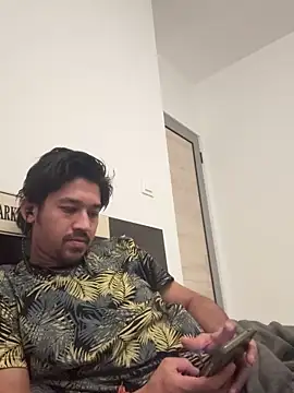 Snapshot of Jhonneeey chatting on December 17, 2025, 1:33 am Jhonneeey online show from December 17, 2025, 1:33 am