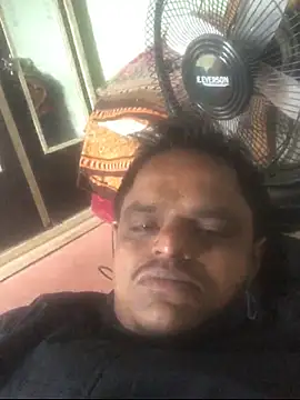 Snapshot of sexguruxxx chatting on November 29, 2025, 4:04 am sexguruxxx online show from November 29, 2025, 4:04 am