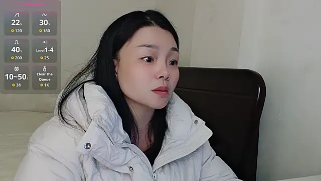 Snapshot of Aggie31 chatting on November 18, 2025, 3:34 am Aggie31 online show from November 18, 2025, 3:34 am