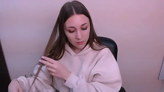 MillaTems  online show from November 28, 2025, 1:14 pm