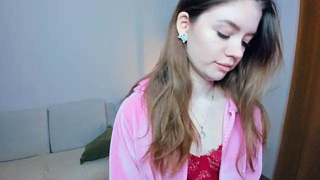 AngelesBenitz online show from February 10, 2026, 9:13 am