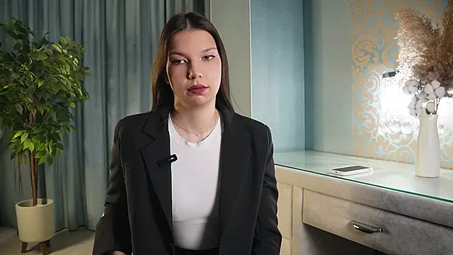 WendyArand online show from November 18, 2025, 11:14 am