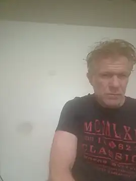 Snapshot of Hardwarelane67 chatting on June 9, 2026, 1:34 pm Hardwarelane67 online show from June 9, 2026, 1:34 pm