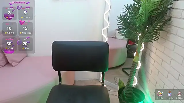 Snapshot of Ellaa_tay chatting on November 22, 2025, 11:31 am Ellaa tay online show from November 22, 2025, 11:31 am