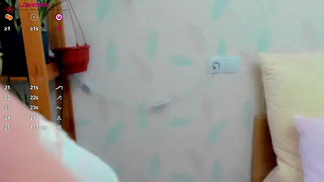 Kelly Klein online show from April 11, 2026, 8:40 am