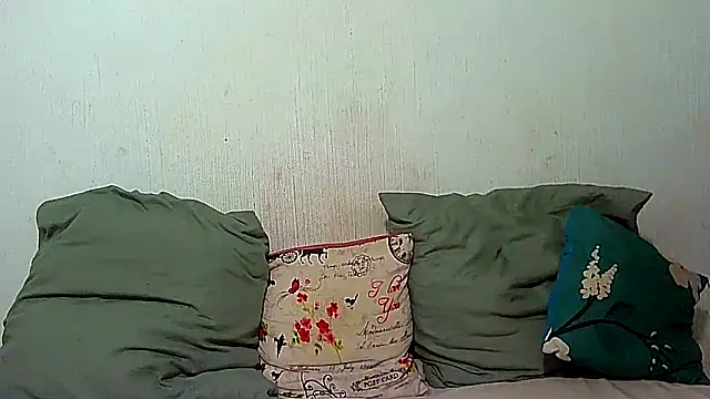 Snapshot of BrunetteNaomi8 chatting on April 21, 2026, 2:15 am BrunetteNaomi8 online show from April 21, 2026, 2:15 am