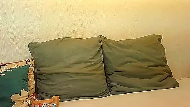 Snapshot of BrunetteNaomi8 chatting on May 1, 2026, 9:08 pm BrunetteNaomi8 online show from May 1, 2026, 9:08 pm