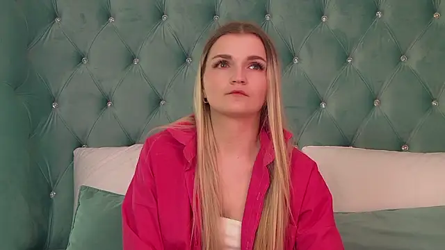 AnnyRaii online show from February 2, 2026, 6:23 am