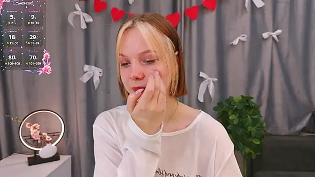 UmbraVelour online show from February 15, 2026, 1:20 pm