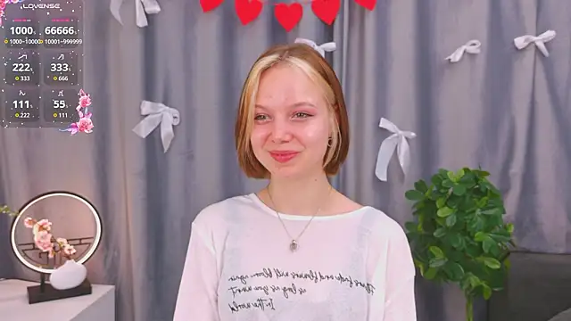 UmbraVelour online show from February 16, 2026, 1:18 pm