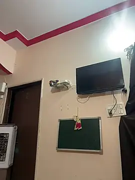 cutestpearl online show from June 15, 2026, 7:38 pm