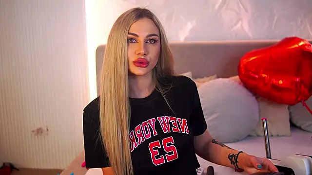 Chloe GraceeX online show from February 16, 2026, 7:10 pm