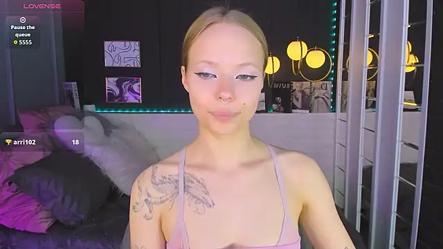 Snapshot of lucy_loy chatting on March 8, 2026, 4:00 pm lucy loy online show from March 8, 2026, 4:00 pm