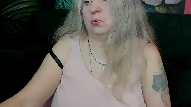 mariabelladonna online show from May 15, 2026, 11:45 pm