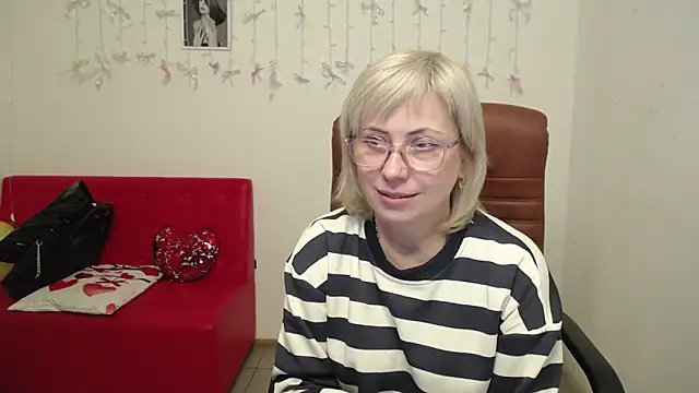 LaurenWishy online show from January 19, 2026, 12:20 pm