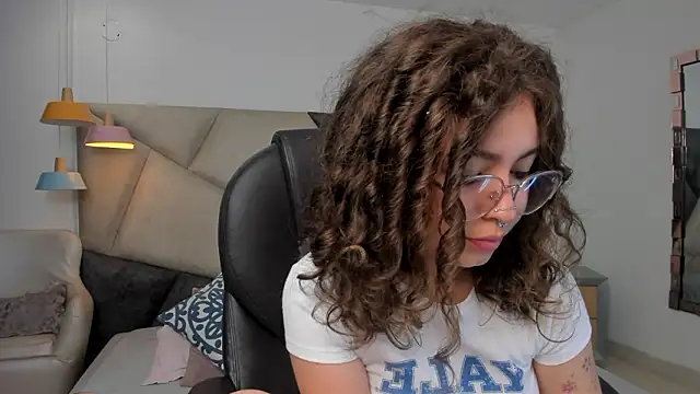 MarieTaylor  online show from February 6, 2026, 6:22 pm