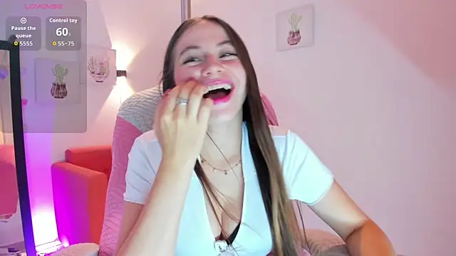 MiaWhiteBunny online show from February 6, 2026, 11:08 pm