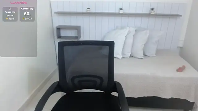 Ivonny Hot online show from April 13, 2026, 3:56 am