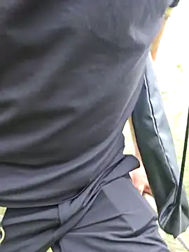 huykkk99 online show from February 24, 2026, 5:27 am