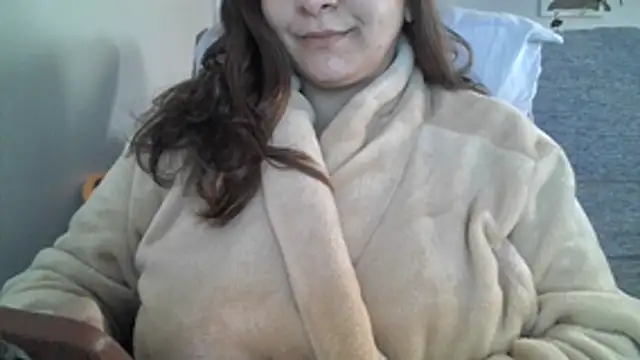 Snapshot of xxxluana chatting on June 15, 2026, 2:08 pm xxxluana online show from June 15, 2026, 2:08 pm