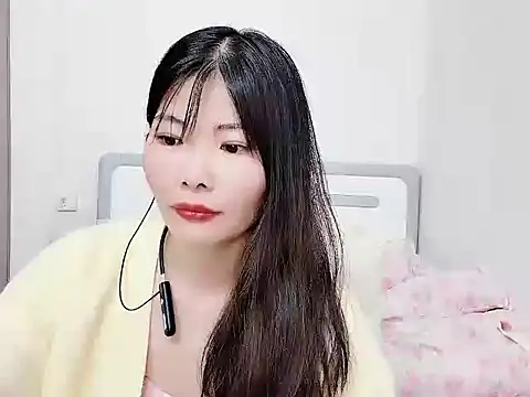 Ava-Baby online show from December 4, 2025, 7:50 am