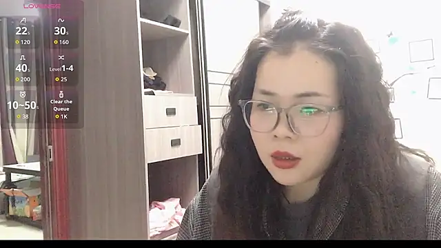 Huahua3187 online show from November 22, 2025, 11:53 am