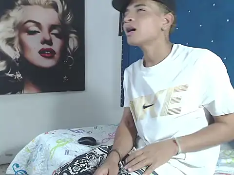 crissex3 online show from March 20, 2026, 7:30 pm