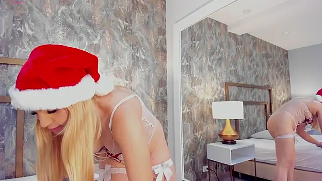 AlejaPalmer online show from December 19, 2025, 2:40 am