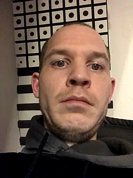 Snapshot of Spielzeugtwink chatting on November 20, 2025, 4:18 pm Spielzeugtwink online show from November 20, 2025, 4:18 pm