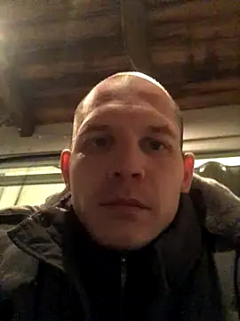 Snapshot of Spielzeugtwink chatting on November 28, 2025, 10:34 pm Spielzeugtwink online show from November 28, 2025, 10:34 pm