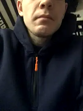 Snapshot of Spielzeugtwink chatting on December 14, 2025, 11:37 am Spielzeugtwink online show from December 14, 2025, 11:37 am