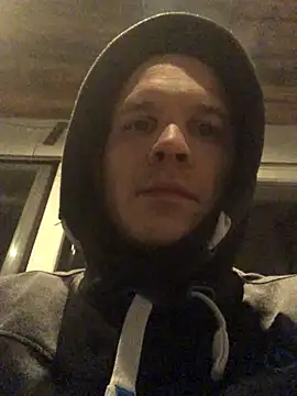 Snapshot of Spielzeugtwink chatting on January 8, 2026, 11:07 pm Spielzeugtwink online show from January 8, 2026, 11:07 pm