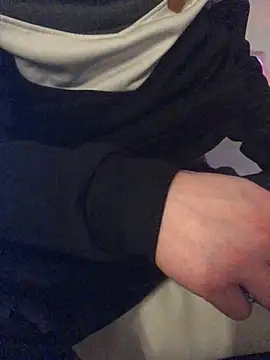 Snapshot of Spielzeugtwink chatting on February 4, 2026, 4:13 pm Spielzeugtwink online show from February 4, 2026, 4:13 pm