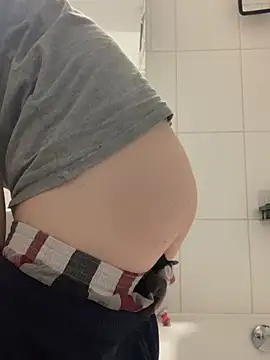 Snapshot of Spielzeugtwink chatting on February 8, 2026, 3:15 pm Spielzeugtwink online show from February 8, 2026, 3:15 pm