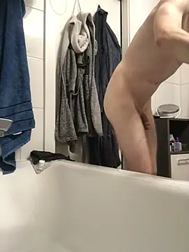 Snapshot of Spielzeugtwink chatting on February 10, 2026, 10:14 pm Spielzeugtwink online show from February 10, 2026, 10:14 pm