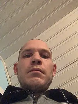 Snapshot of Spielzeugtwink chatting on February 12, 2026, 6:03 pm Spielzeugtwink online show from February 12, 2026, 6:03 pm