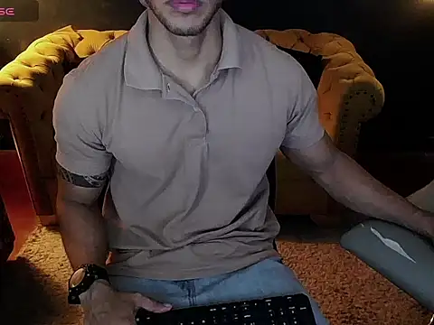 Snapshot of tayler_luke chatting on December 5, 2025, 1:14 am tayler luke online show from December 5, 2025, 1:14 am