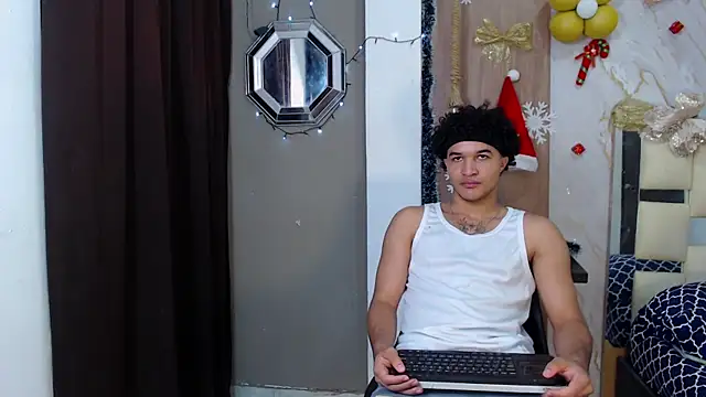 sweett love  online show from December 19, 2025, 4:19 am