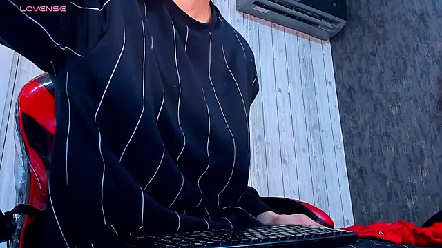 yeikoox online show from November 28, 2025, 3:20 am