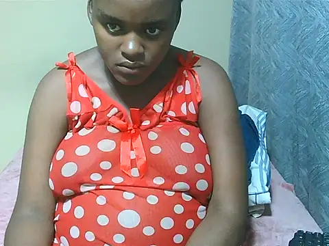 Snapshot of PregiiCaramellxx chatting on January 5, 2026, 7:28 pm PregiiCaramellxx online show from January 5, 2026, 7:28 pm