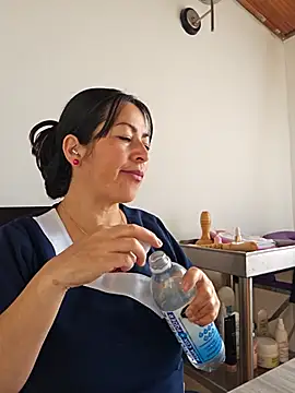 JustSamantha  online show from December 5, 2025, 1:09 pm