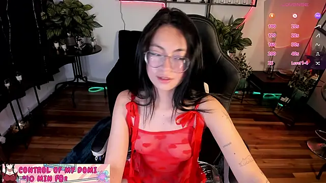 little xioo  online show from December 22, 2025, 7:55 pm