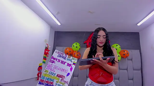 Snapshot of Sarita_Ass chatting on June 17, 2026, 4:48 am Sarita Ass online show from June 17, 2026, 4:48 am