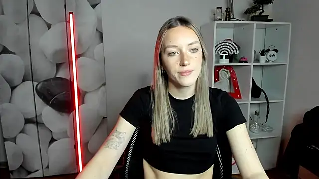 Snapshot of EvelynBlond chatting on January 8, 2026, 1:35 pm EvelynBlond online show from January 8, 2026, 1:35 pm