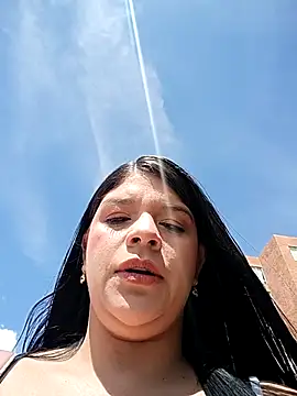 Layla-daring online show from March 19, 2026, 7:18 pm