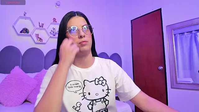 lunagomez24 online show from January 15, 2026, 1:54 am