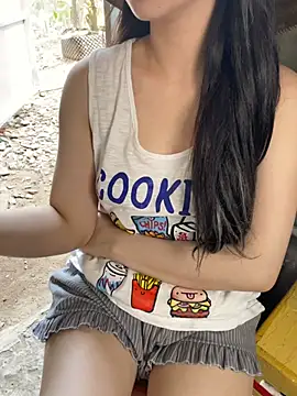 XndSeraphina online show from February 14, 2026, 5:37 am