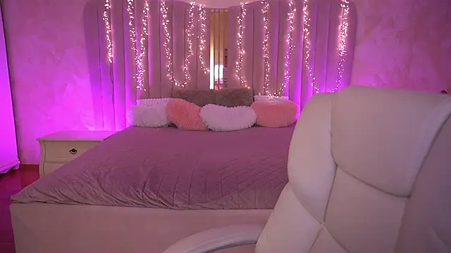 NightAylin online show from March 18, 2026, 8:12 pm