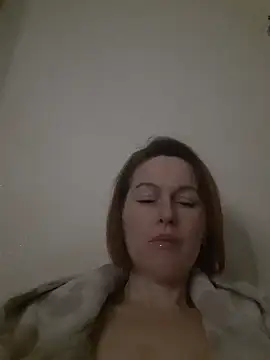 LanaOlbenst online show from April 17, 2026, 7:28 pm